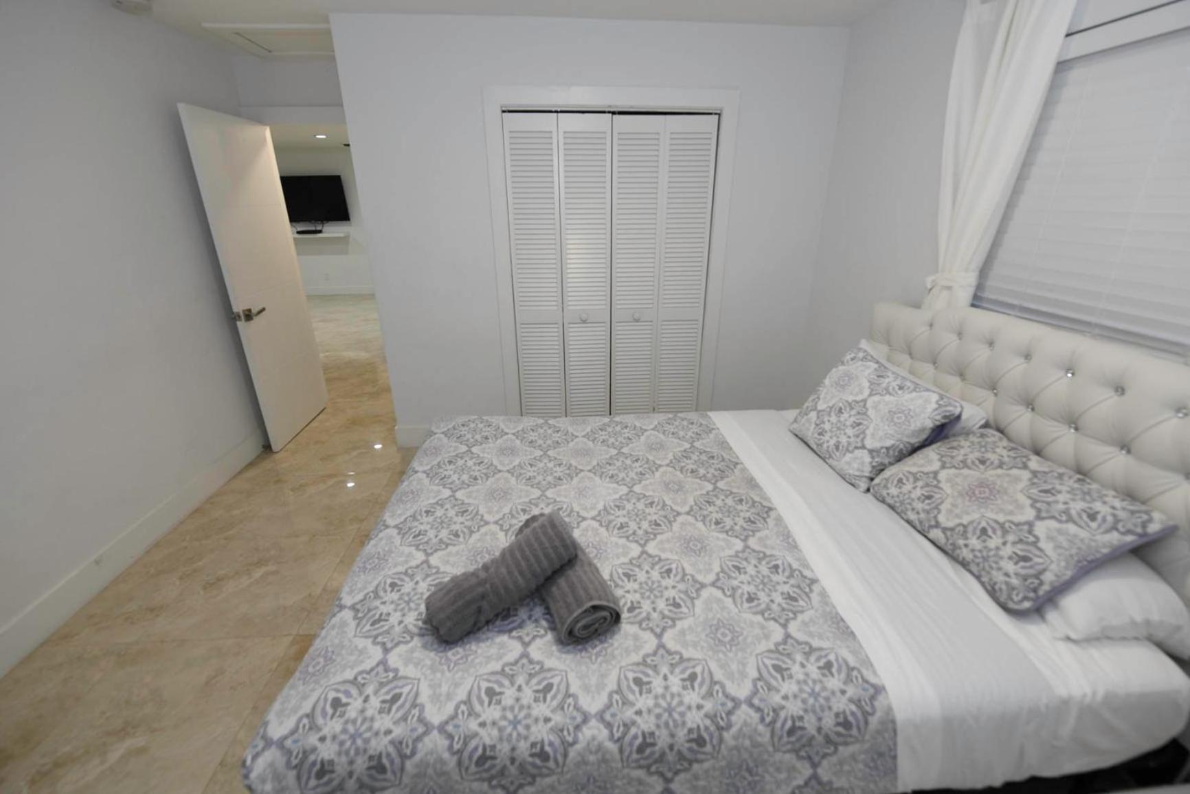 N61 Apartment Hollywood Exterior photo
