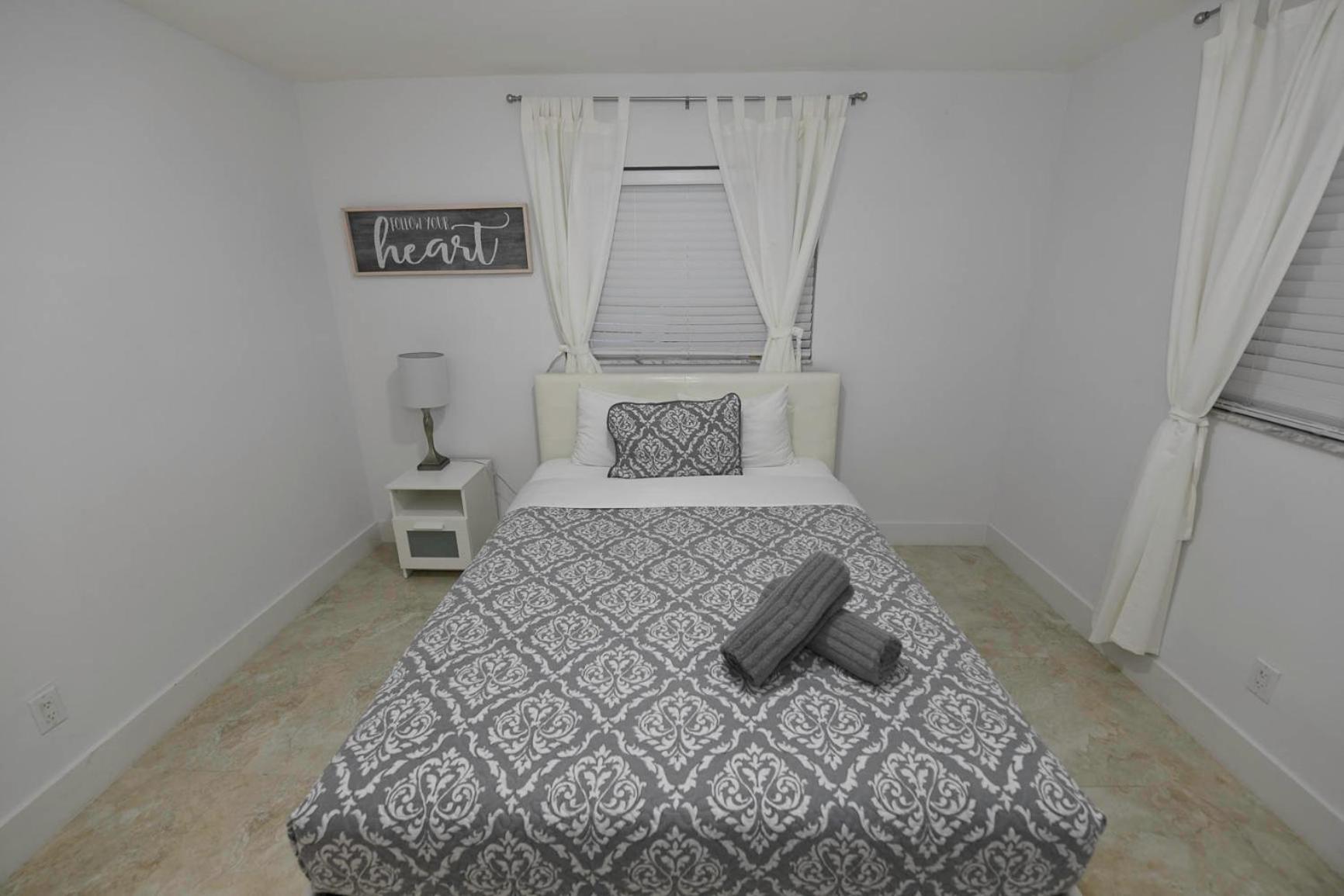 N61 Apartment Hollywood Exterior photo